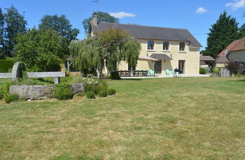 Coulimer House | GÎTE AUX PETITS BONHEURS sleeps 15 + games room