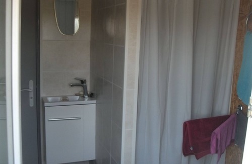 Sainte-Gemme-la-Plaine Apartment | Gîte Avec Piscine 2 Personnes + 1 Enfant