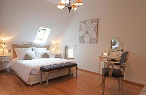 Coulonges-sur-Sarthe House | Gîte avec charme historique, 5 chambres, vaste jardin - FR-1-497-118