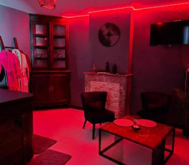 Solre-le-Chateau Apartment | Gîte avec jacuzzi privatif