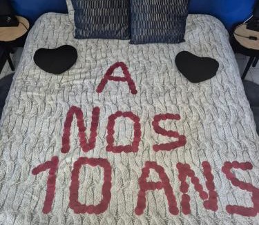 Solre-le-Chateau Apartment | Gîte avec jacuzzi privatif