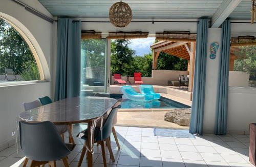 Saint Alban Auriolles House | Gîte avec piscine privée au coeur d'une forêt de chênes proche de Vallon Pont d'Arc