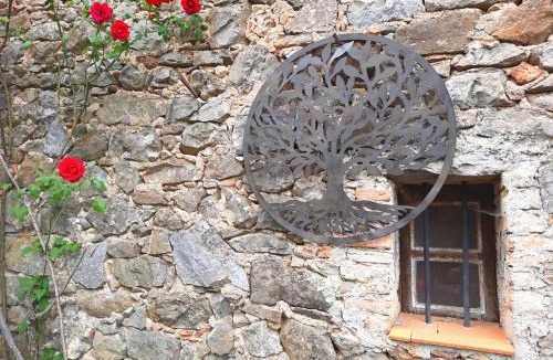 Cros House | Gîte avec piscine et jacuzzi partagés en Cévennes