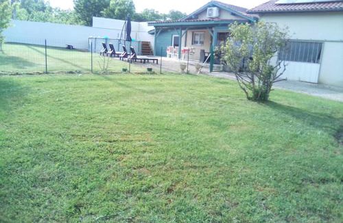 Saint-Pe-Saint-Simon House | Gîte Avec Sa Piscine Privée