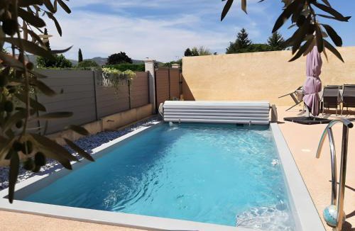 Pont-de-l'Isere House | Gîte Avec Spa Privatif Et Piscine