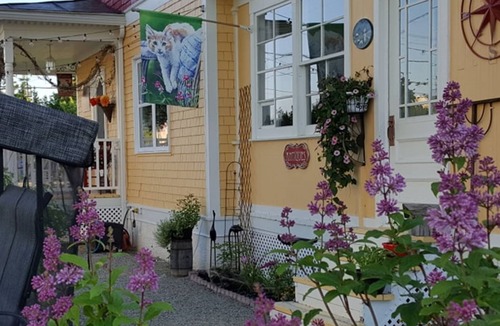 Macamic Bed & Breakfast | Gîte (B&B) in a former village presbytery.