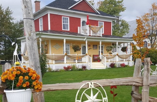 Macamic Bed & Breakfast | Gîte (B&B) in a former village presbytery.