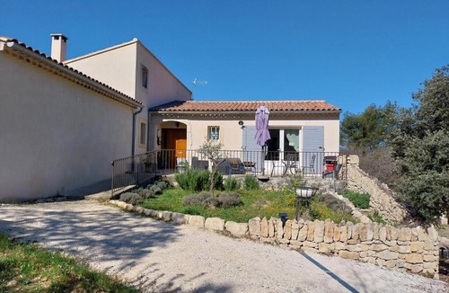 Menerbes Apartment | Gîte Bienvenue Chez Nous