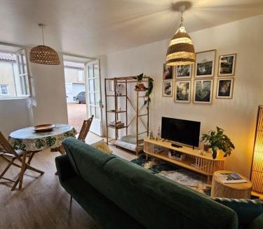 La Roche-sur-Yon Apartment | Gîte "Bornéo", avec parking securisé