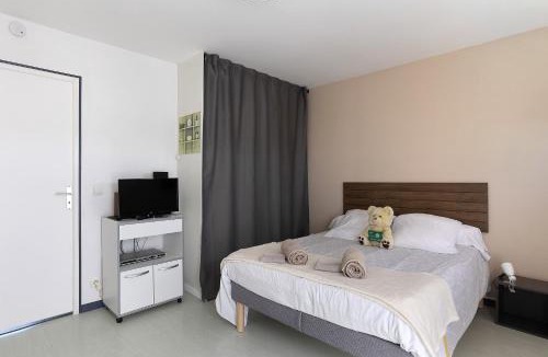 Noyant-Villages House | Gîte Bricabroc 2 adultes 2 enfants