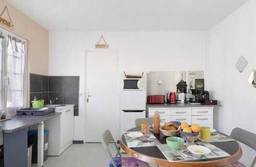 Noyant-Villages House | Gîte Bricabroc 2 adultes 2 enfants