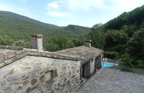 Cros House | Gîte Cévennes: Piscine, Lamas, Rivière