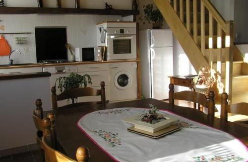 La Chapelle-aux-Choux House | Gîte calme avec piscine chauffée, cheminée, salle de jeux et vélos - parfait pour familles et amis - FR-1-410-141
