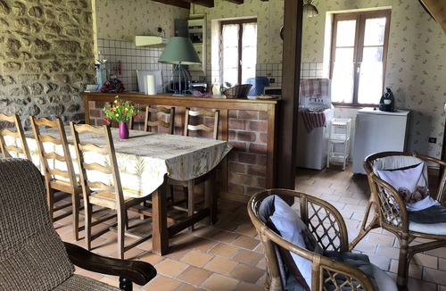 Chard House | Gîte Campagne Creusoise Dans Petit Bourg