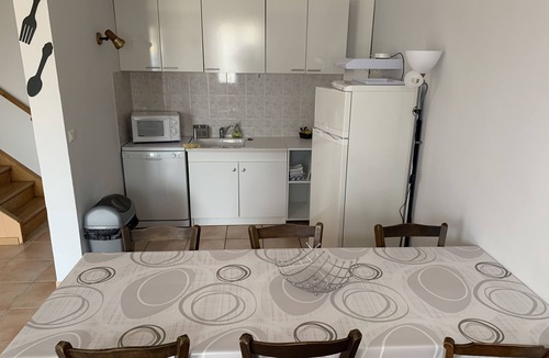 Saint-Denis Apartment | Gîte Caramolle, St Denis, Gard, Cévennes, 2 bedrooms, swimming pool, nature