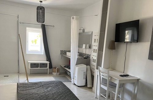 Prehy House | Gîte Celine et Frederic Gueguen