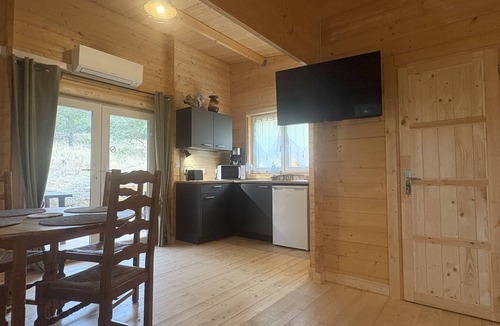 Boutenac Ski Chalet | Gîte Chêne-Pin - Nature & Serenity Chalet at the Oasis des Corbières