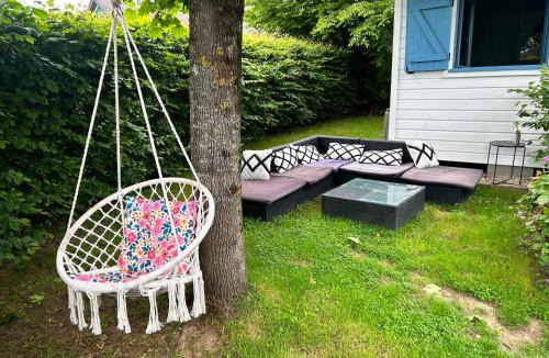 Saint-Andre-d'Hebertot Ski Chalet | Gîte chalet bleu soleil