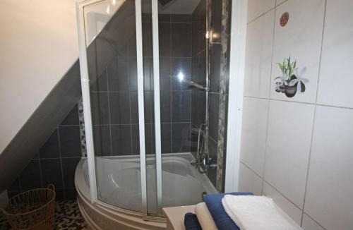Le Saulcy House | Gîte chaleureux avec terrasse, proche sentiers de randonnée, équipements inclus, à 30min de Saint-Dié - FR-1-589-381