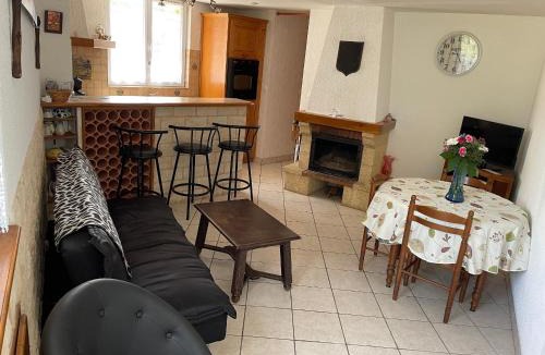 Domptail-en-l'Air House | Gîte chaleureux avec terrasse près de Nancy, parking privé, à proximité de festivals et nature - FR-1-584-9