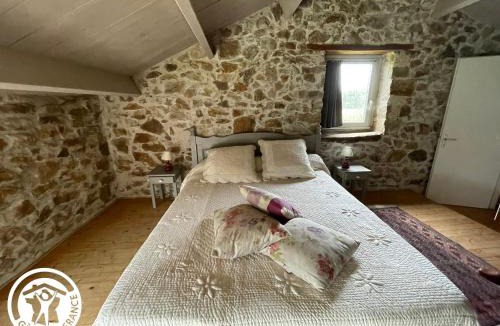 Chaille-sous-les-Ormeaux House | Gîte charmant avec jardin clos, proche attractions, 2 chambres, Wifi, parking, calme assuré - FR-1-426-138