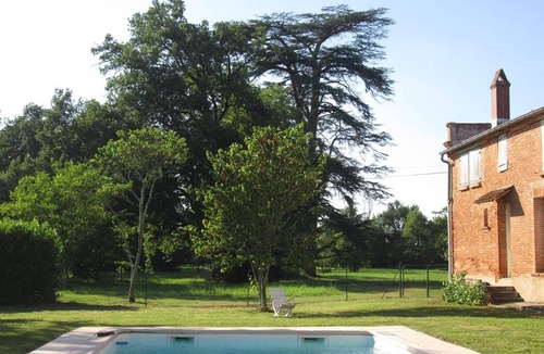 Castelsarrasin House | Gîte Chasselas including a reception room for 40 people