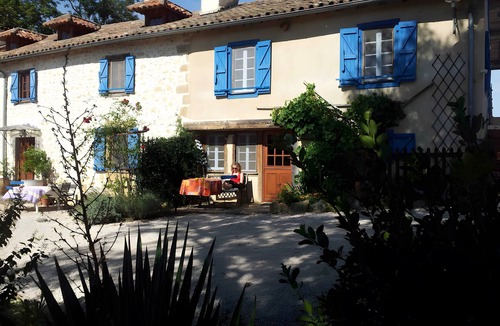 Gensac-de-Boulogne House | Gîte “Chez Astride”: Mountain View, Private Terrace & Wi-Fi