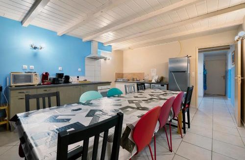 Cholet Apartment | Gîte Chez Gwen et Flo avec Jardin
