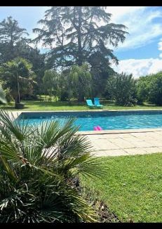 Bouge-Chambalud House | Gîte cocooning climatisé avec piscine et animaux
