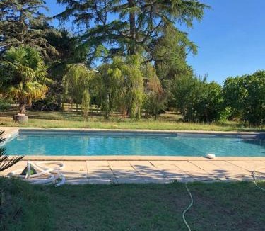 Bouge-Chambalud House | Gîte cocooning climatisé avec piscine et animaux