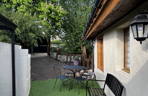 Monnet-la-Ville House | Gîte Cocooning à Proximité des Cascades, des Lacs, des Sites Naturels à Visiter