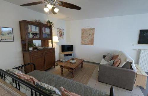 Clery-Saint-Andre House | Gîte confortable au cœur du village - 4 pers. - FR-1-590-599