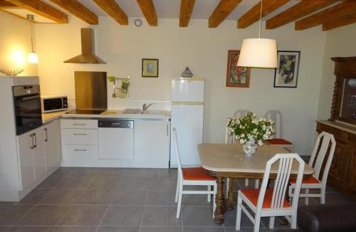 Huismes House | Gîte confortable à Huismes, proche de Chinon avec cour fermée - FR-1-381-370