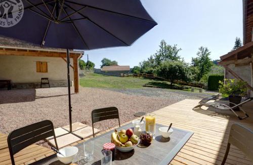 Champoly House | Gîte confortable avec jardin et terrasse privée - FR-1-496-171