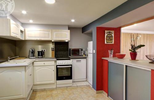 Champoly House | Gîte confortable avec jardin et terrasse privée - FR-1-496-171