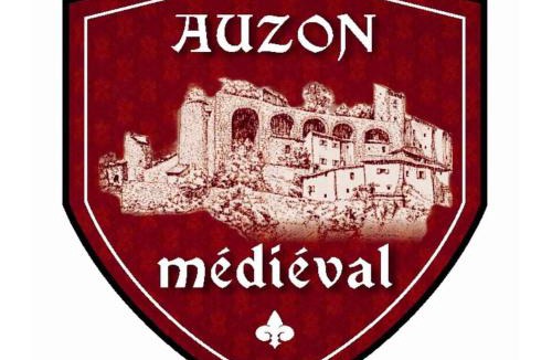 Auzon House | Gîte cosy avec jeux et terrasse à Auzon - FR-1-582-338