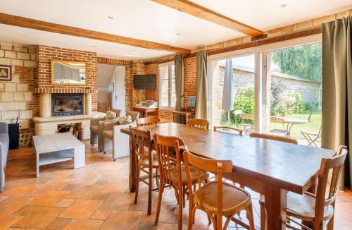 Beauchamps Other | Gîte Cosy avec Terrasse et Cheminée, 6 Couchages - API-1-52-1737