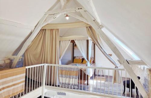 Azay-sur-Indre House | Gîte cosy, nature, piscine chauffée en plein coeur des Châteaux de la Loire