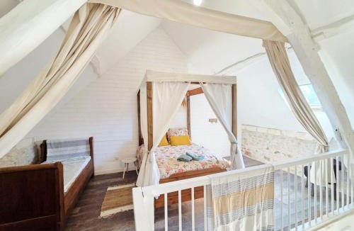 Azay-sur-Indre House | Gîte cosy, nature, piscine chauffée en plein coeur des Châteaux de la Loire