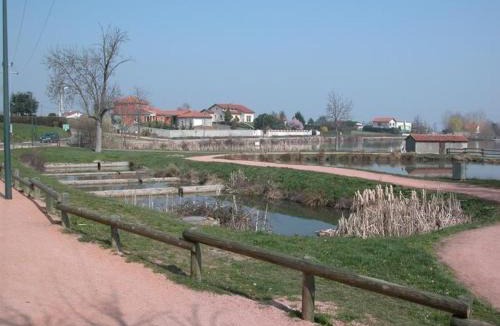 Montbrison House | Gîte cosy pour 2 avec jardin et cheminée à Montbrison - FR-1-496-158