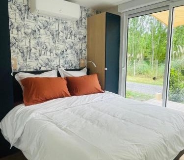 Izon House | Gîte d Anglade