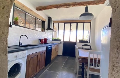 Ansouis House | Gîte Dans Bâtisse du 17ème Siècle