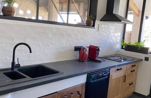 Ansouis House | Gîte Dans Bâtisse du 17ème Siècle