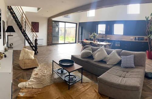 Emanville House | Gîte dans un Haras