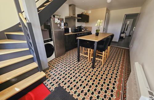 Ancenis House | Gîte de 4 chambres - Ancenis A11 - Logis du Château Rouge