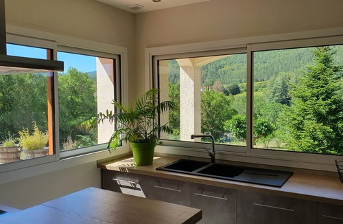 Antugnac House | Gîte de 80m² au Cœur de Collines Verdoyantes , Préservé du Monde