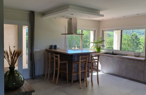 Antugnac House | Gîte de 80m² au Cœur de Collines Verdoyantes , Préservé du Monde