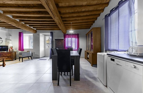 Charroux House | Gîte de caractère Charroux La Samandre