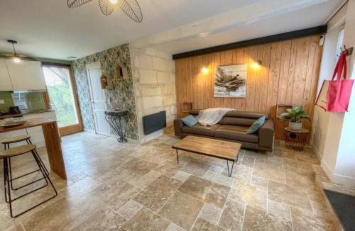 La Chapelle-sur-Loire House | Gîte de charme à La Loire : Balnéo, Jardin, Parking - FR-1-381-526