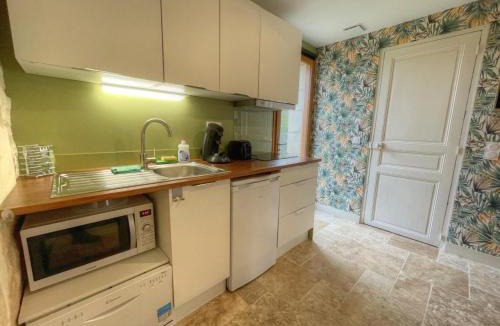 La Chapelle-sur-Loire House | Gîte de charme à La Loire : Balnéo, Jardin, Parking - FR-1-381-526